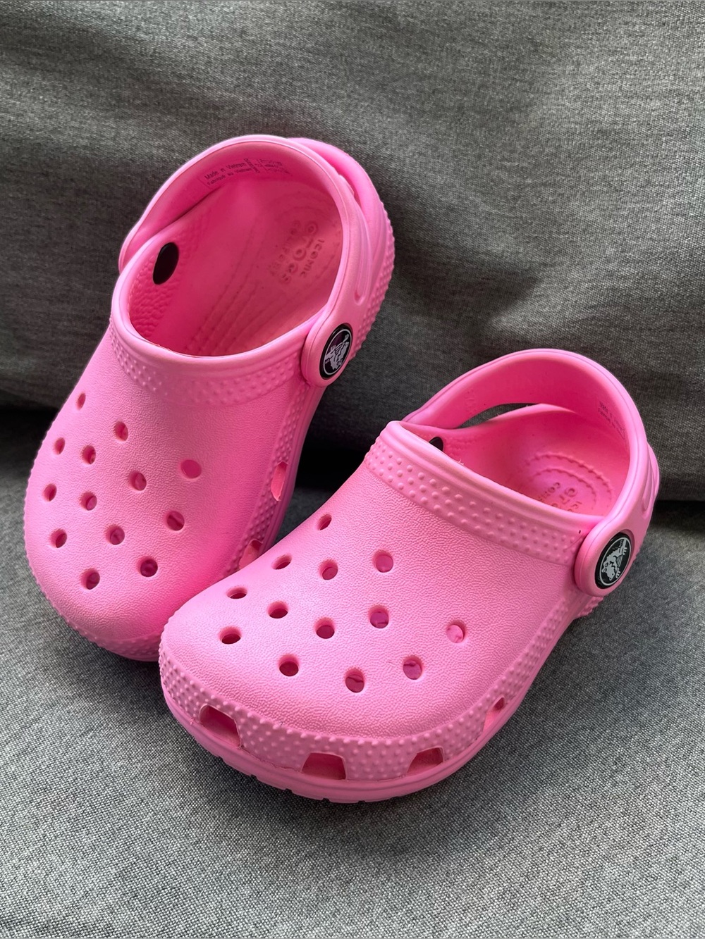 CROCS Kids' Hot Pink Classic Clog Sandals Size C 7. Brand new